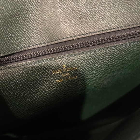 Louis Vuitton Green Taiga Pouchette Envelope Document case - Picture 8 of 10